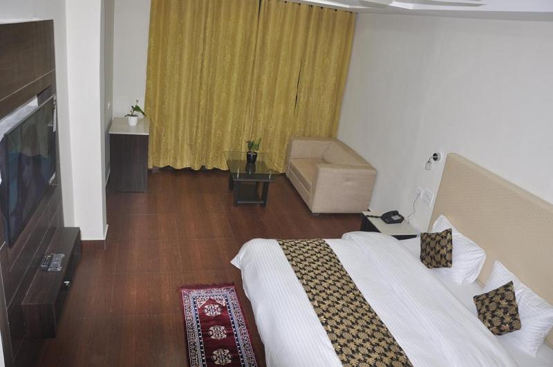 Oyo 28425 Dal Lake Resort Dharamshala Exterior photo